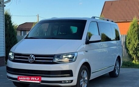 Volkswagen Multivan T6 рестайлинг, 2019 год, 4 300 000 рублей, 2 фотография