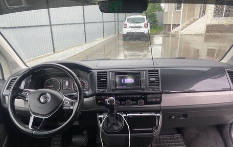Volkswagen Multivan T6 рестайлинг, 2019 год, 4 300 000 рублей, 6 фотография