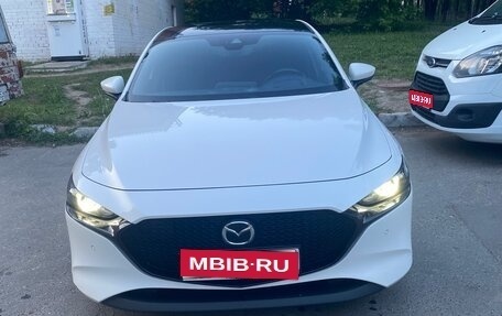 Mazda 3, 2019 год, 1 950 000 рублей, 1 фотография