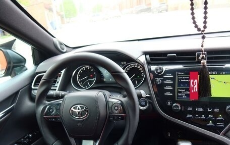 Toyota Camry, 2020 год, 2 250 000 рублей, 13 фотография
