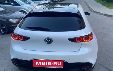 Mazda 3, 2019 год, 1 950 000 рублей, 2 фотография