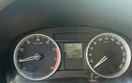 Skoda Fabia II, 2010 год, 350 000 рублей, 5 фотография