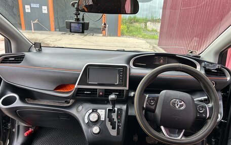 Toyota Sienta II, 2017 год, 1 300 000 рублей, 12 фотография