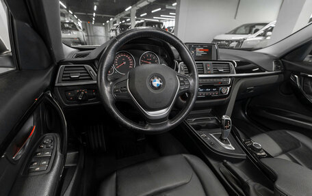 BMW 3 серия, 2017 год, 1 980 000 рублей, 7 фотография