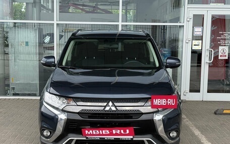 Mitsubishi Outlander III рестайлинг 3, 2021 год, 2 349 000 рублей, 3 фотография