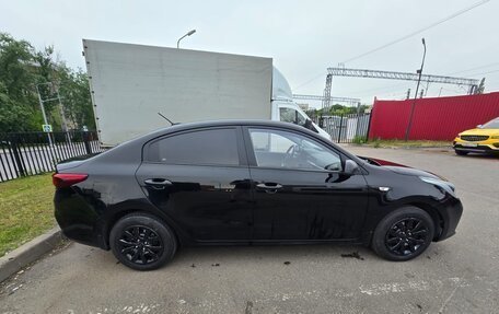 KIA Rio IV, 2017 год, 1 000 000 рублей, 8 фотография