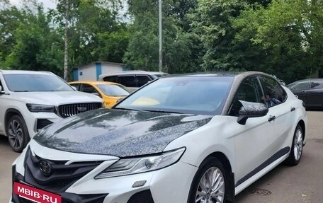 Toyota Camry, 2021 год, 2 550 000 рублей, 2 фотография