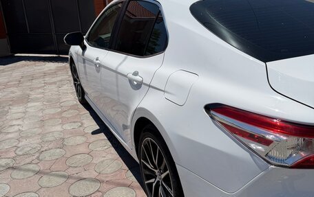 Toyota Camry, 2019 год, 1 620 000 рублей, 6 фотография