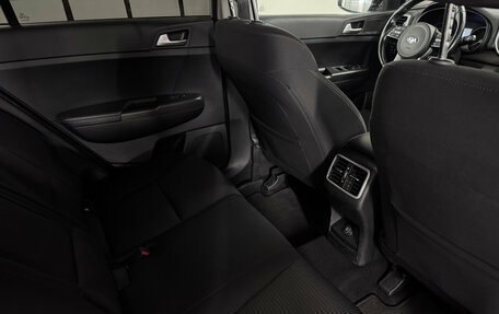KIA Sportage IV рестайлинг, 2019 год, 1 900 000 рублей, 18 фотография