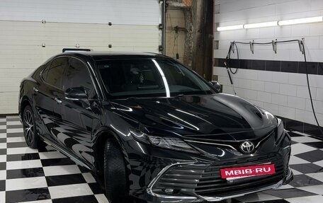 Toyota Camry, 2023 год, 3 450 000 рублей, 2 фотография