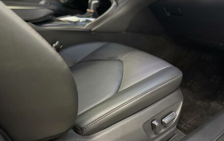 Toyota Camry, 2023 год, 3 450 000 рублей, 10 фотография
