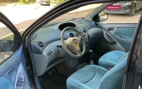 Toyota Yaris I рестайлинг, 2000 год, 149 000 рублей, 2 фотография