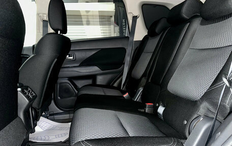 Mitsubishi Outlander III рестайлинг 3, 2019 год, 2 200 000 рублей, 7 фотография