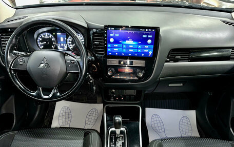 Mitsubishi Outlander III рестайлинг 3, 2019 год, 2 200 000 рублей, 10 фотография