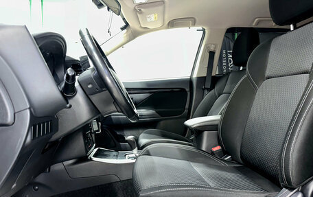 Mitsubishi Outlander III рестайлинг 3, 2019 год, 2 200 000 рублей, 11 фотография