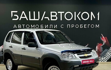 Chevrolet Niva I рестайлинг, 2012 год, 620 000 рублей, 3 фотография