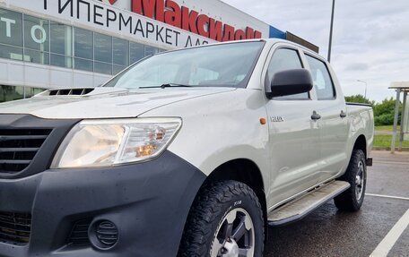 Toyota Hilux VII, 2013 год, 1 940 000 рублей, 2 фотография