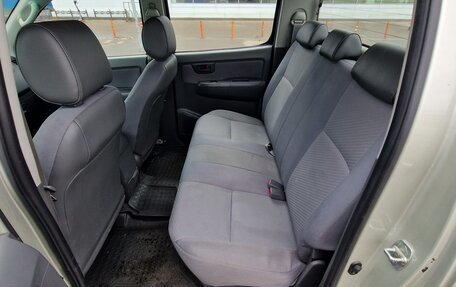 Toyota Hilux VII, 2013 год, 1 940 000 рублей, 16 фотография
