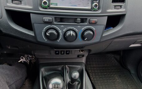 Toyota Hilux VII, 2013 год, 1 940 000 рублей, 20 фотография