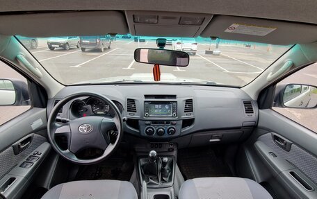 Toyota Hilux VII, 2013 год, 1 940 000 рублей, 15 фотография