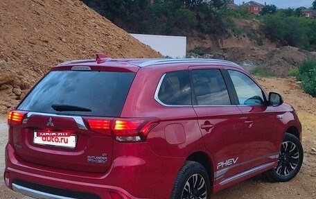 Mitsubishi Outlander III рестайлинг 3, 2018 год, 2 250 000 рублей, 7 фотография