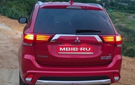 Mitsubishi Outlander III рестайлинг 3, 2018 год, 2 250 000 рублей, 4 фотография