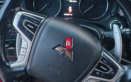 Mitsubishi Outlander III рестайлинг 3, 2018 год, 2 250 000 рублей, 16 фотография