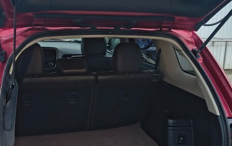 Mitsubishi Outlander III рестайлинг 3, 2018 год, 2 250 000 рублей, 26 фотография