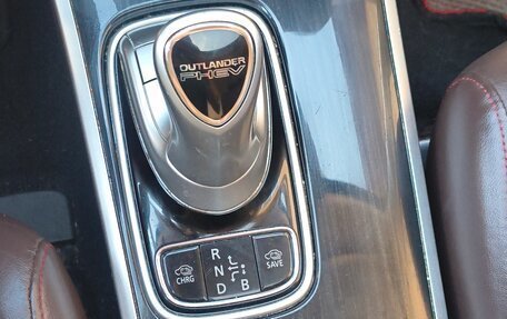 Mitsubishi Outlander III рестайлинг 3, 2018 год, 2 250 000 рублей, 36 фотография