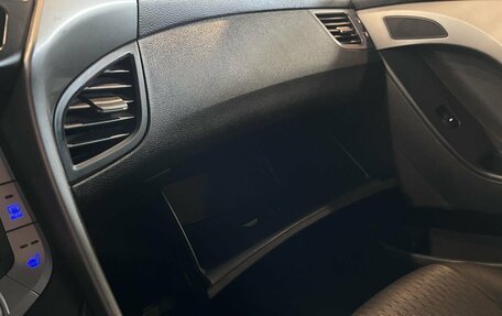 Hyundai Elantra V, 2012 год, 600 000 рублей, 30 фотография