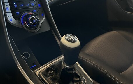 Hyundai Elantra V, 2012 год, 600 000 рублей, 31 фотография