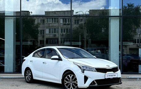 KIA Rio IV, 2021 год, 1 090 000 рублей, 3 фотография