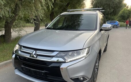 Mitsubishi Outlander III рестайлинг 3, 2015 год, 1 950 000 рублей, 11 фотография