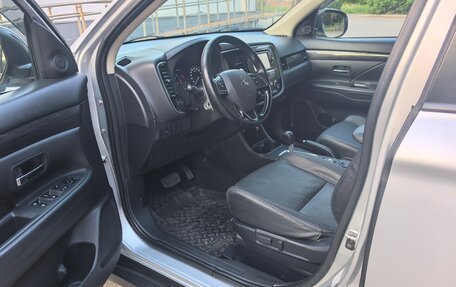 Mitsubishi Outlander III рестайлинг 3, 2015 год, 1 950 000 рублей, 31 фотография
