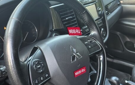 Mitsubishi Outlander III рестайлинг 3, 2015 год, 1 950 000 рублей, 28 фотография