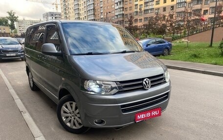 Volkswagen Multivan T5, 2010 год, 2 300 000 рублей, 1 фотография