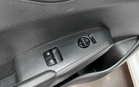 Hyundai Solaris II рестайлинг, 2018 год, 895 000 рублей, 16 фотография