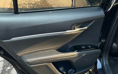 Toyota Camry, 2018 год, 2 400 000 рублей, 9 фотография