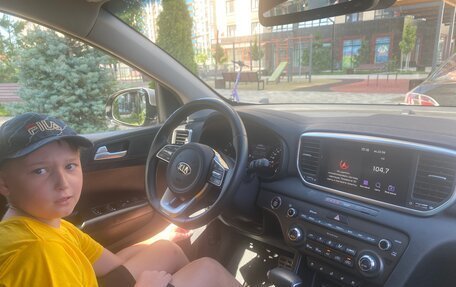 KIA Sportage IV рестайлинг, 2021 год, 2 600 000 рублей, 9 фотография
