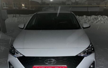 Hyundai Solaris II рестайлинг, 2020 год, 1 500 000 рублей, 4 фотография