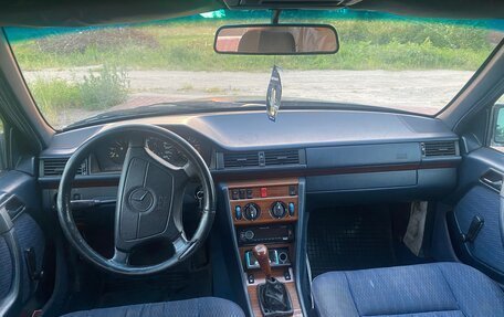 Mercedes-Benz E-Класс, 1992 год, 290 000 рублей, 9 фотография
