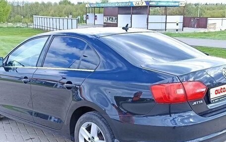 Volkswagen Jetta VI, 2011 год, 920 000 рублей, 2 фотография