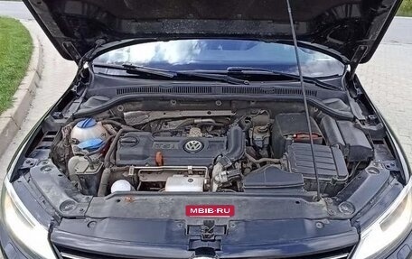 Volkswagen Jetta VI, 2011 год, 920 000 рублей, 3 фотография