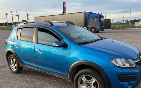 Renault Sandero II рестайлинг, 2015 год, 700 000 рублей, 1 фотография