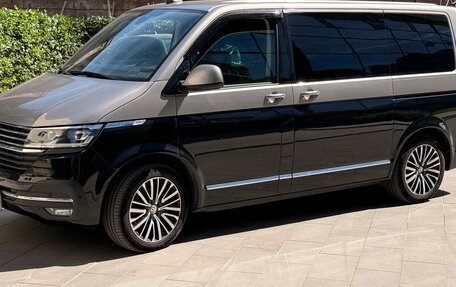 Volkswagen Multivan T6 рестайлинг, 2020 год, 5 999 999 рублей, 1 фотография