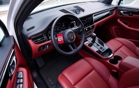 Porsche Macan I рестайлинг, 2024 год, 8 990 000 рублей, 13 фотография
