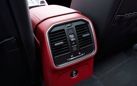 Porsche Macan I рестайлинг, 2024 год, 8 990 000 рублей, 22 фотография