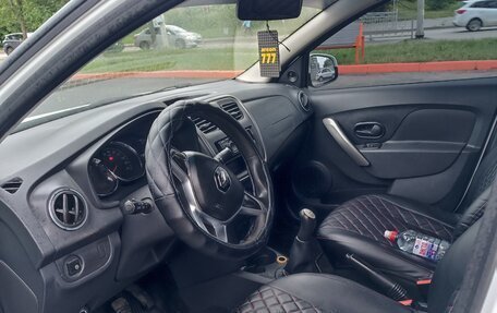 Renault Logan II, 2018 год, 349 000 рублей, 7 фотография