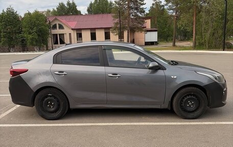 KIA Rio IV, 2019 год, 850 000 рублей, 2 фотография