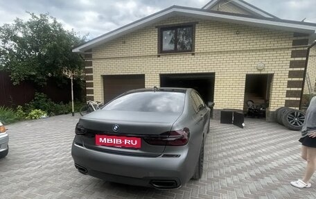 BMW 7 серия, 2017 год, 3 900 000 рублей, 2 фотография